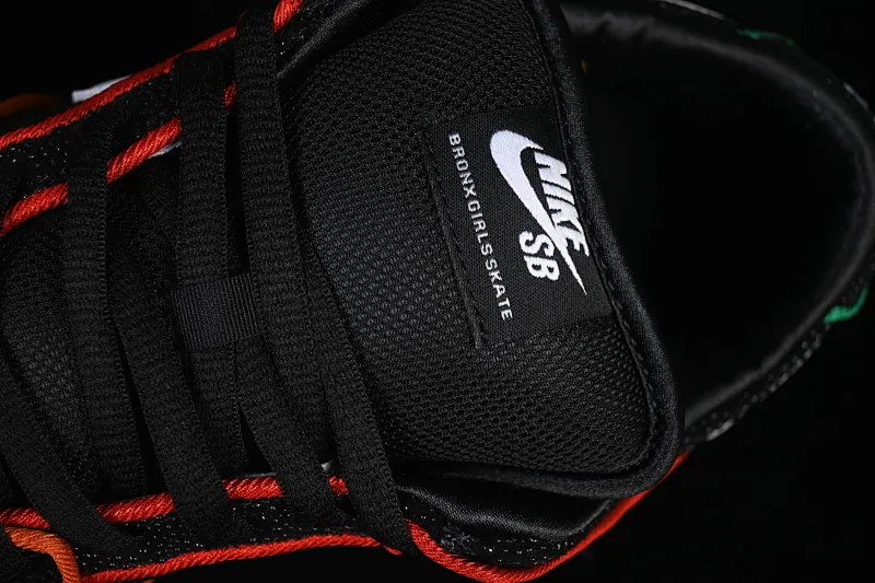 All categories Nk SB Dunk Series Nk SB Dunk Low low-top sneakers Bronx Girls Skate x Nike SB Dunk Low joint model low-top casual skateboard shoes HV1664-001